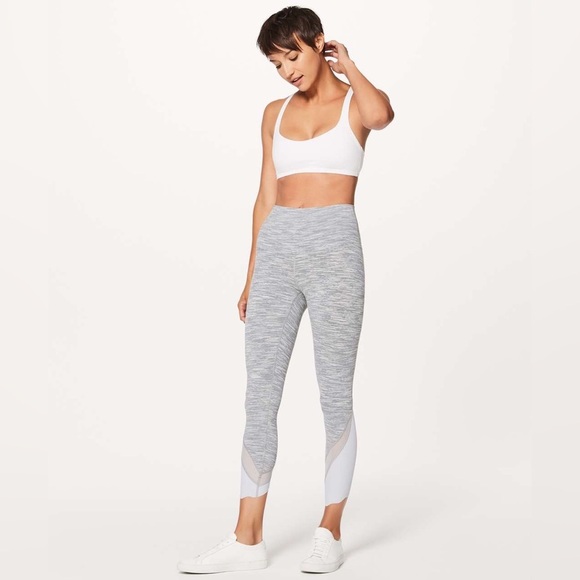 Lululemon Wunder Under Crop II Scallop 23" in We Are From Space Size 6. - Picture 1 of 15